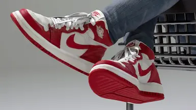 NIKE AIR JORDAN 1