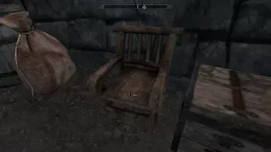 潜行时不激活家具
