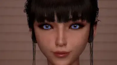 伊芙的彩色隐形眼镜