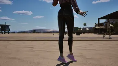 Latex Leggins → 乳胶紧身裤
