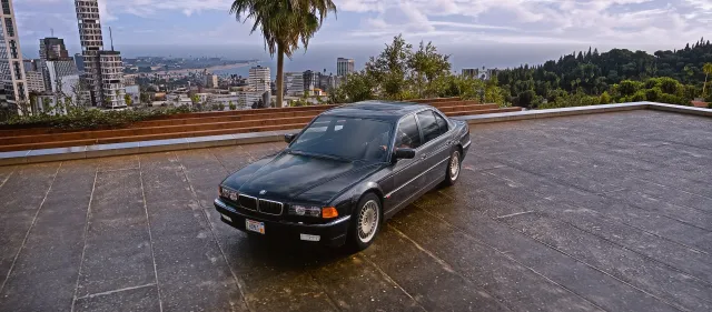 宝马 750i (e38)
